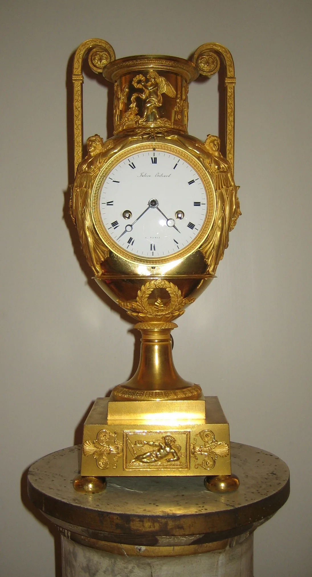 Pendule en schouwklok als klassieke tafelklok